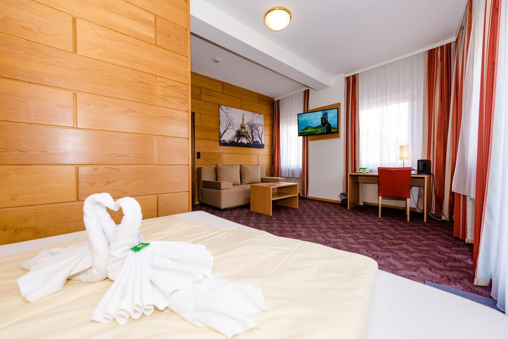 Stadthotel Schwerterbraeu Judenburg Extérieur photo