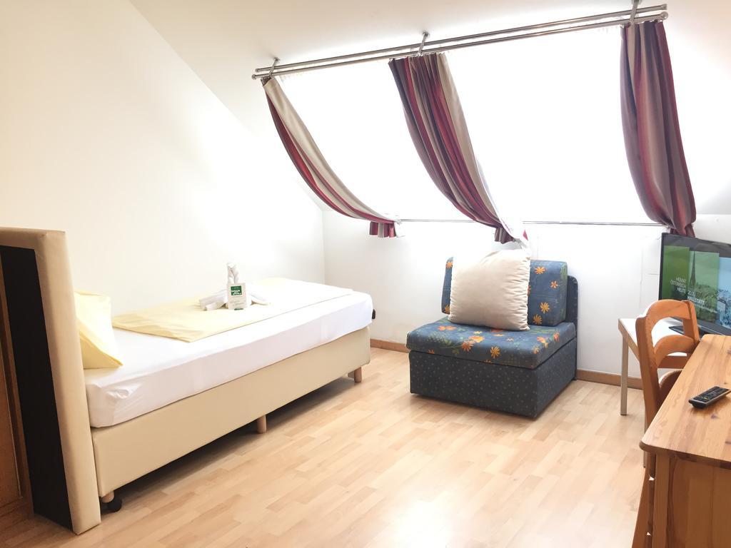 Stadthotel Schwerterbraeu Judenburg Extérieur photo
