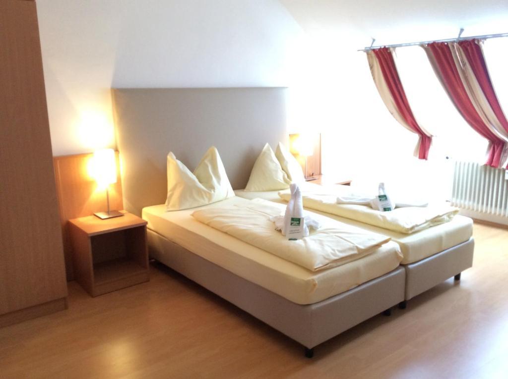 Stadthotel Schwerterbraeu Judenburg Chambre photo