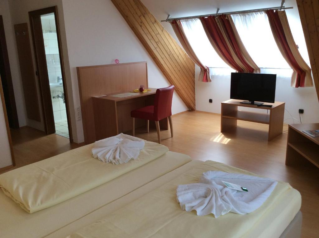 Stadthotel Schwerterbraeu Judenburg Chambre photo